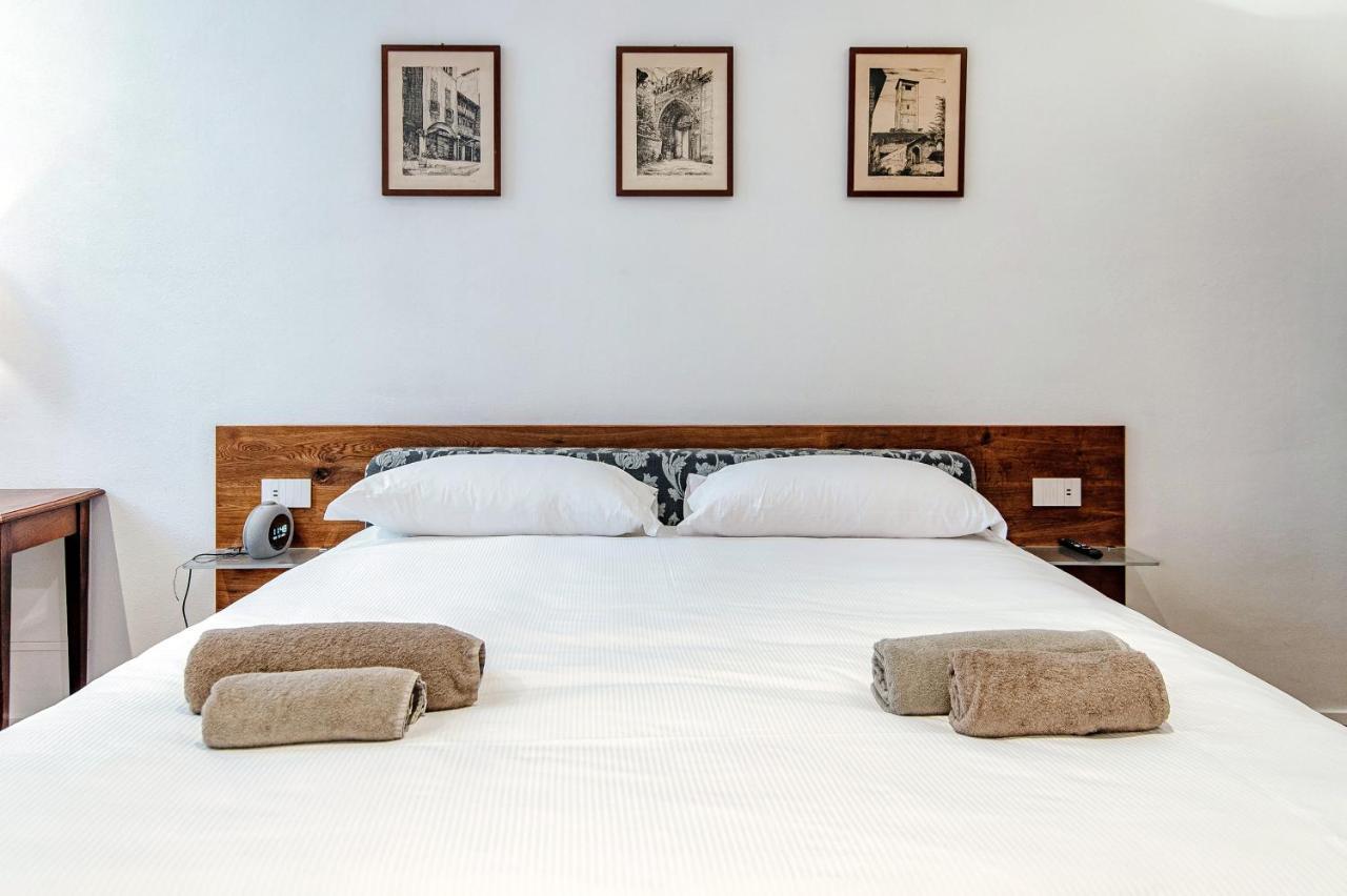 Suite Lo Storico - The House Of Travelers Como Buitenkant foto