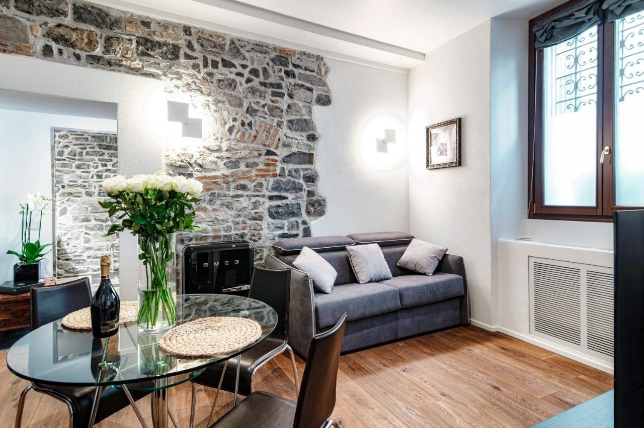 Suite Lo Storico - The House Of Travelers Como Buitenkant foto