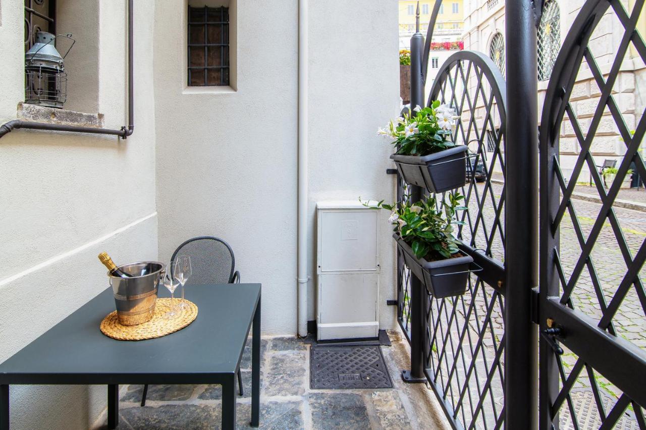Suite Lo Storico - The House Of Travelers Como Buitenkant foto