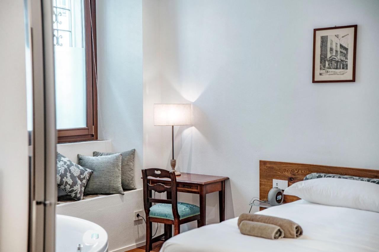 Suite Lo Storico - The House Of Travelers Como Buitenkant foto