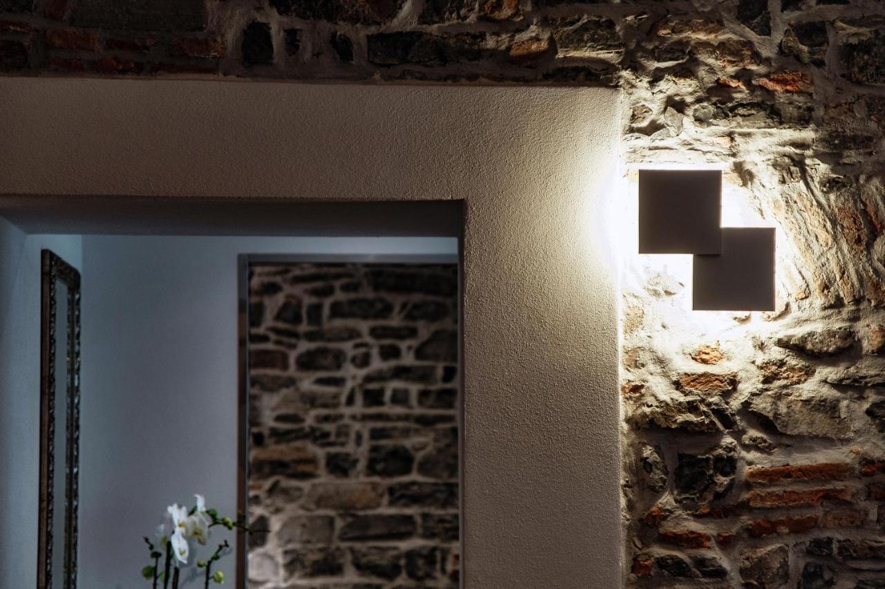 Suite Lo Storico - The House Of Travelers Como Buitenkant foto