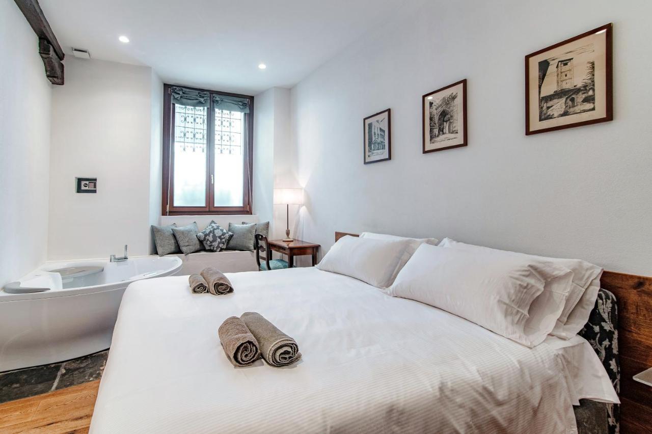 Suite Lo Storico - The House Of Travelers Como Buitenkant foto