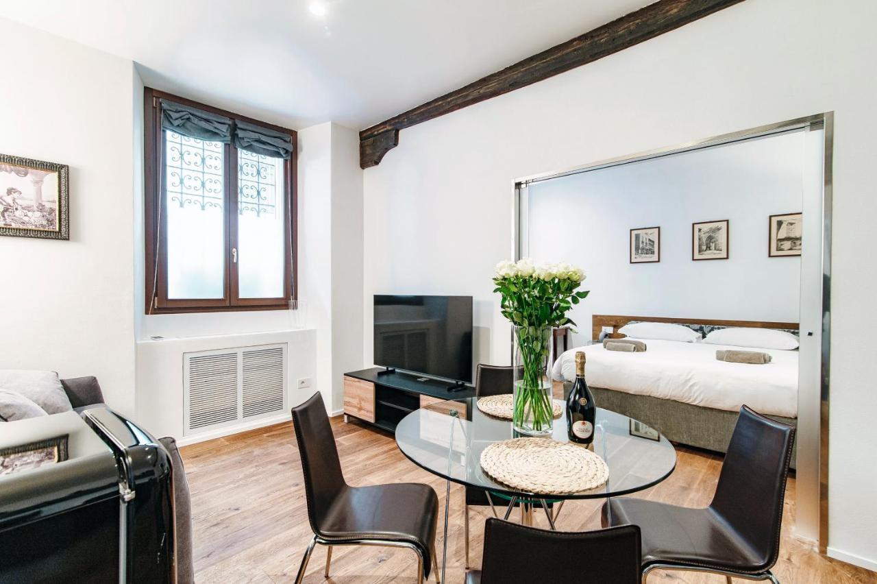 Suite Lo Storico - The House Of Travelers Como Buitenkant foto