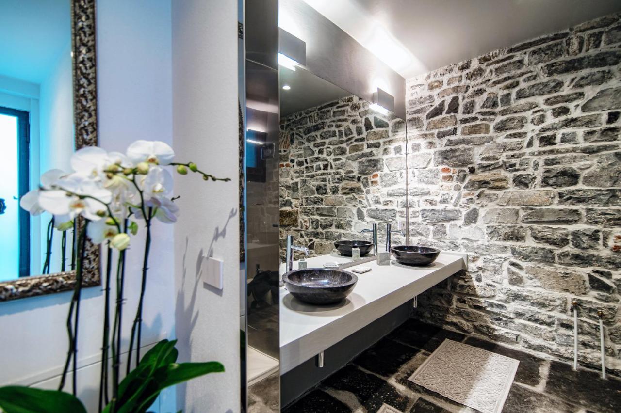Suite Lo Storico - The House Of Travelers Como Buitenkant foto