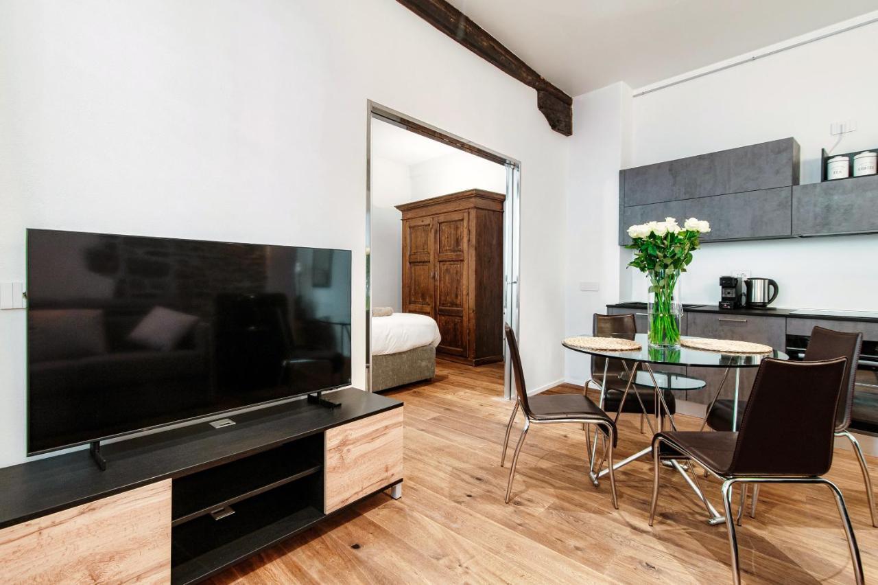 Suite Lo Storico - The House Of Travelers Como Buitenkant foto