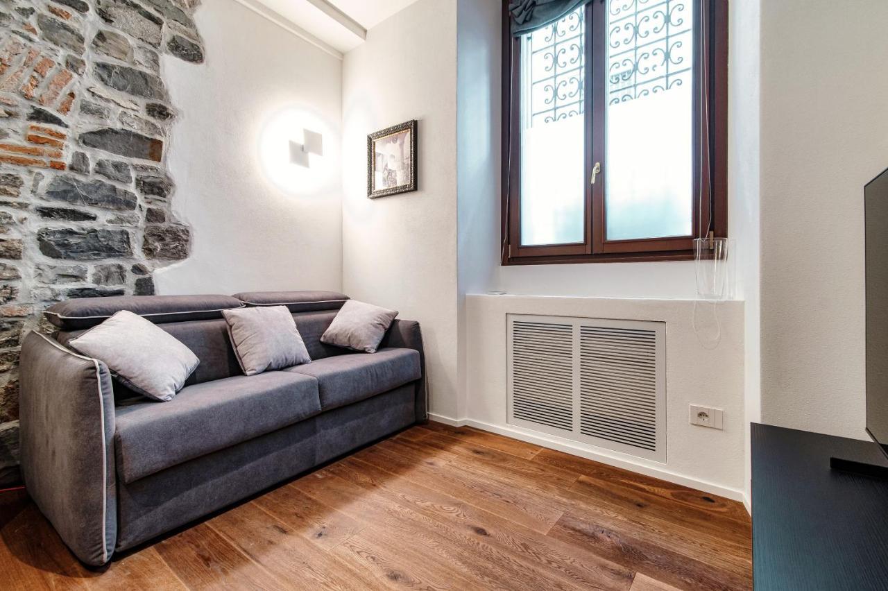 Suite Lo Storico - The House Of Travelers Como Buitenkant foto